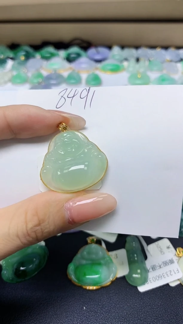 翡翠18K金镶嵌颈饰天然缅甸翡翠A货