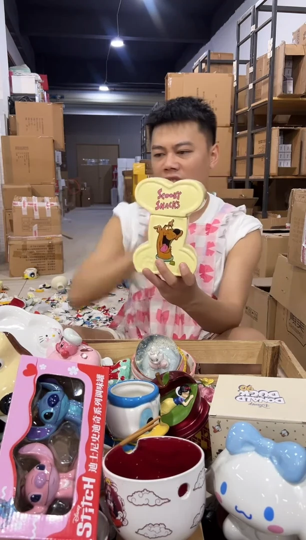 瓷片史酷比骨头罐子