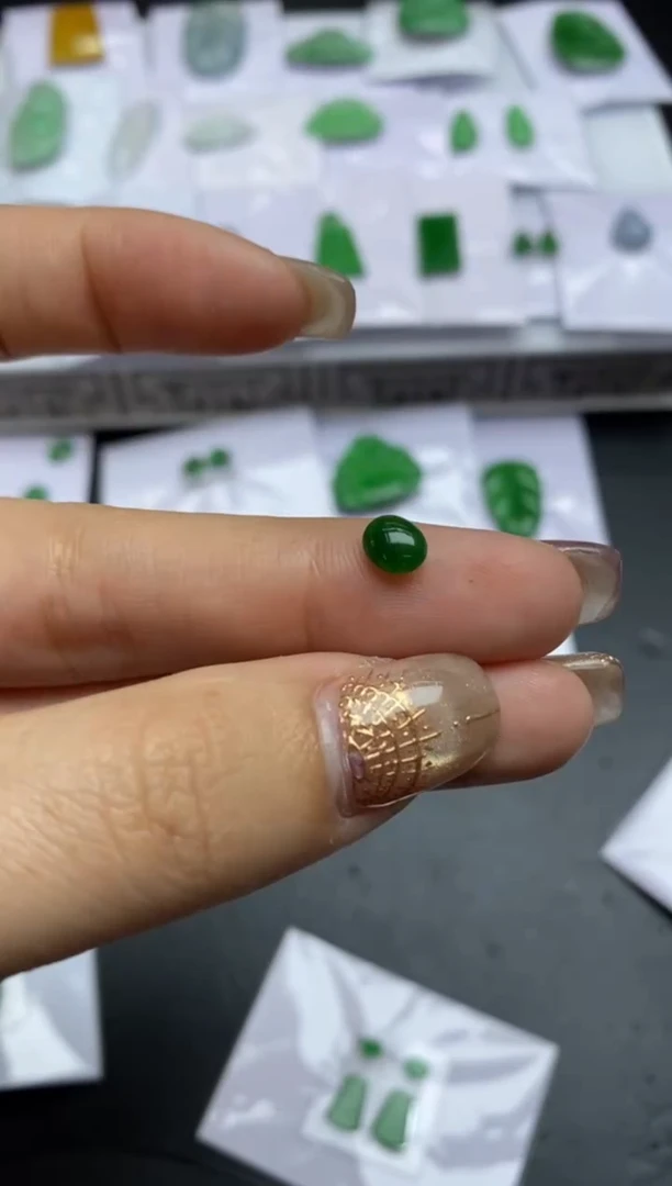 【闪购商品】定制翡翠未镶嵌翡翠毛货~