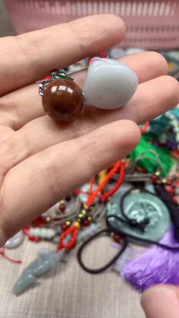 翡翠未镶嵌颈饰天然缅甸A货翡翠