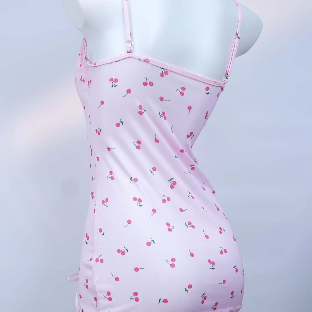 [糖果]粉色韵味蕾丝纯欲粉碎花莫代尔舒适吊带紧身连衣睡裙女性感