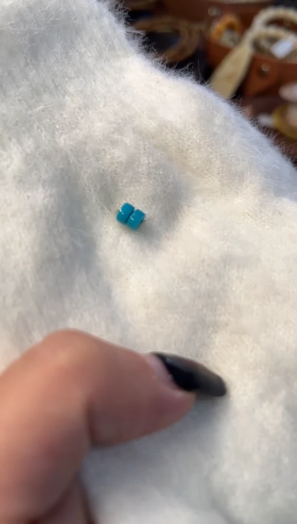 未镶嵌绿松石对珠对珠