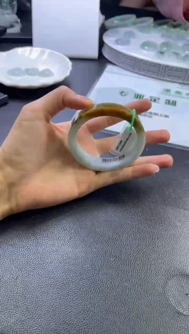 未镶嵌手镯定制翡翠手镯