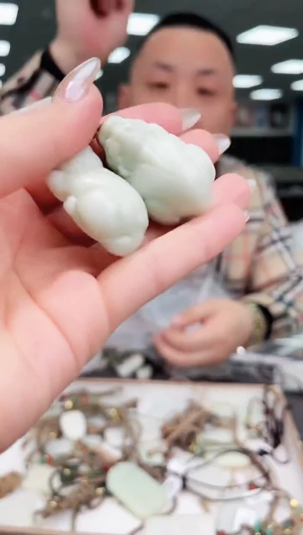 颈饰未镶嵌和田玉3