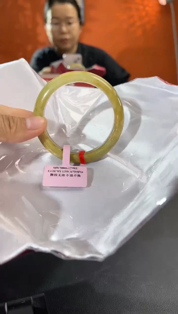 未镶嵌手镯翡翠翡翠手镯