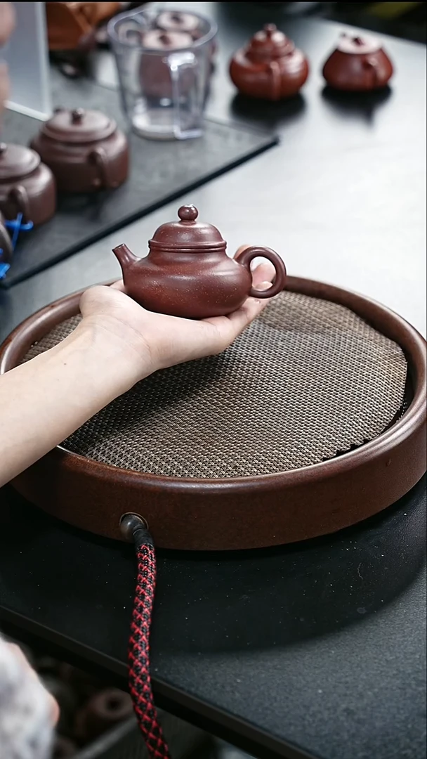 茶壶紫砂容天-紫玉金砂-全手工微微瑕-170cc