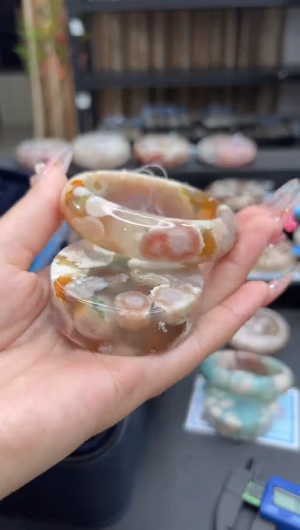 未镶嵌手镯石英质玉28(58圈赠送镯心)