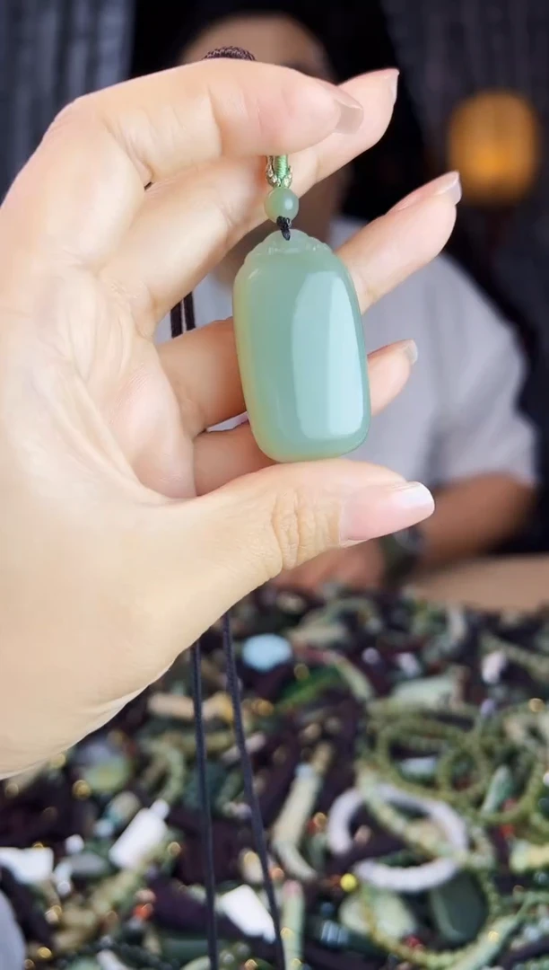 未镶嵌和田玉挂件1