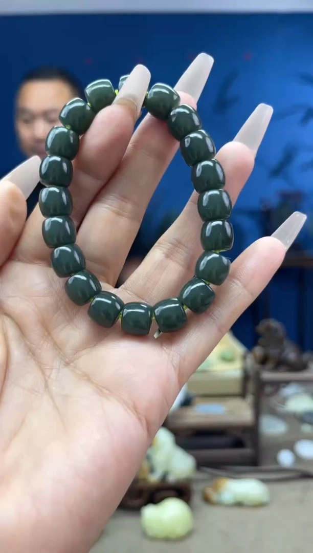 和田玉未镶嵌颈饰1