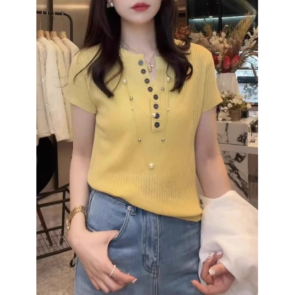 芊芊芙黄色短袖针织衫女夏季薄款2025新款半开领纽扣上衣坑条毛衣