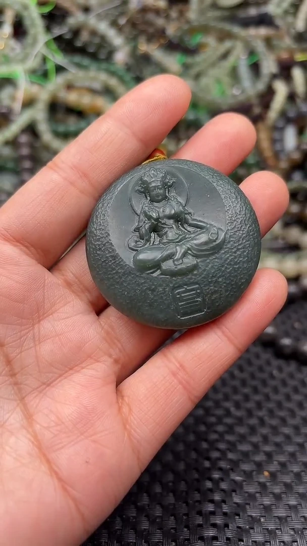 颈饰未镶嵌和田玉1