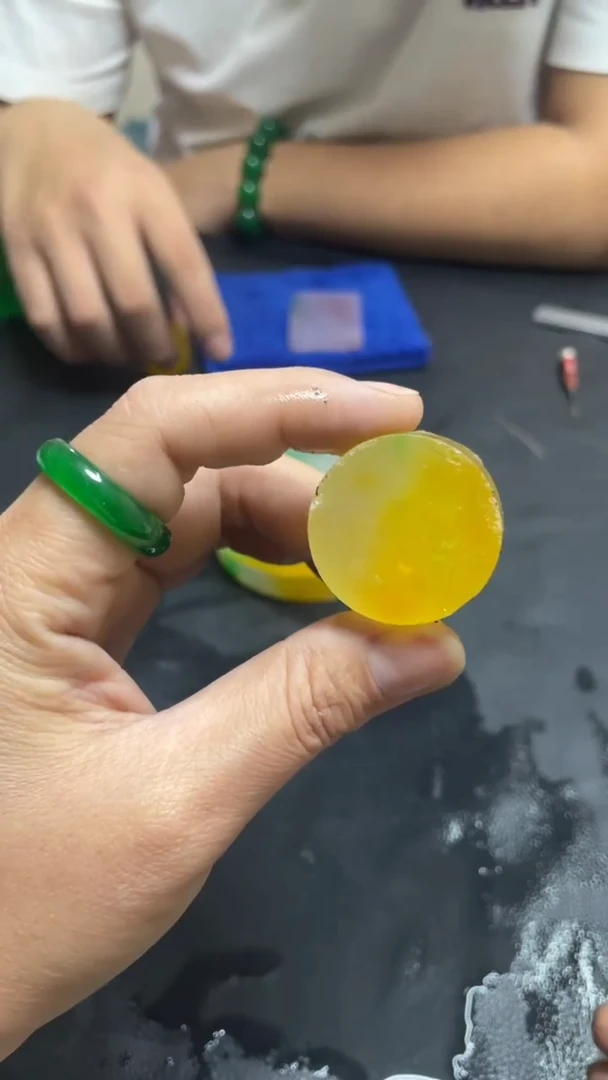 玉冰黄边角毛坯一个