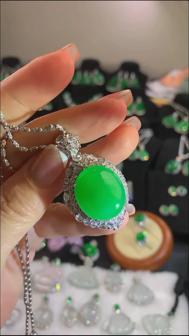 吊坠(不含链)18K金镶嵌翡翠吊坠