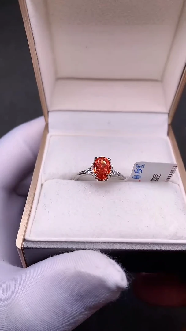 【闪购商品】彩色蓝宝石戒指银S925镶嵌......