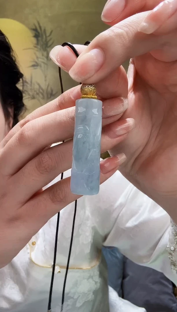 颈饰未镶嵌翡翠吊坠