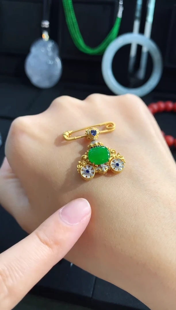 【闪购商品】翡翠颈饰18K金镶嵌胸针