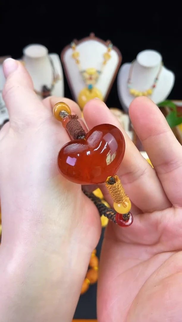 琥珀未镶嵌珠宝奇石柒月