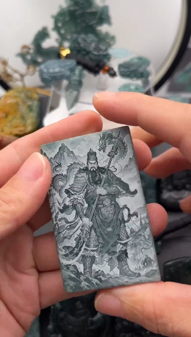 颈饰未镶嵌翡翠关公