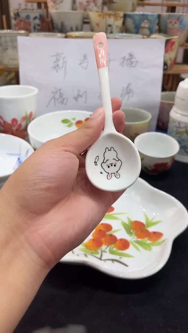 瓷片景德镇手工手绘高温釉下高白泥陶瓷小兔子勺子