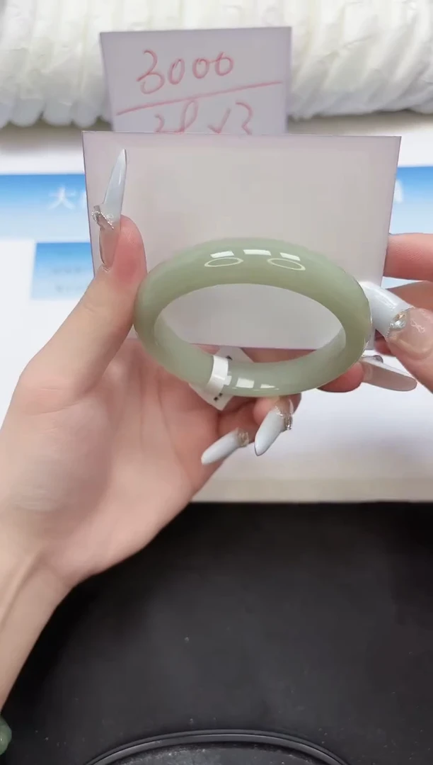 未镶嵌手镯石英质玉147-52.7