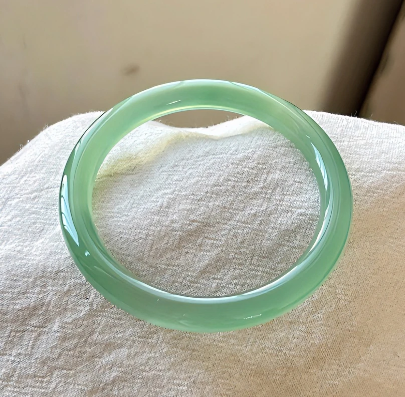 8mm青色浅绿圆条玛瑙手镯青绿清新国风感女子款玉髓镯子淡雅温柔