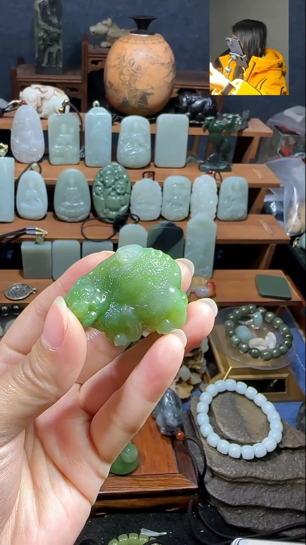 颈饰未镶嵌和田玉?****意1