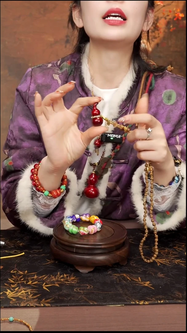 522--大漆脖挂小葫芦---268