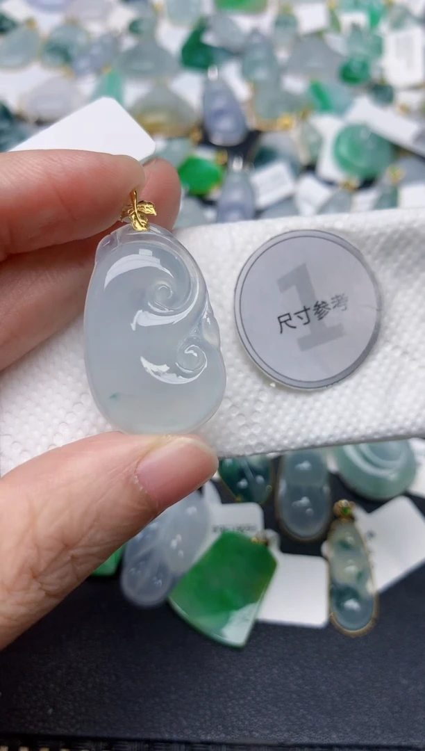 颈饰18K金镶嵌翡翠天然缅甸A货翡翠