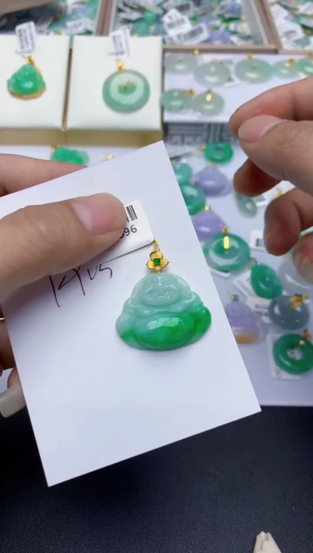 翡翠18K金镶嵌颈饰天然缅甸A货翡翠