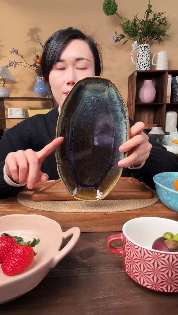 10.2英寸窑变荷叶小鱼盘微瑕