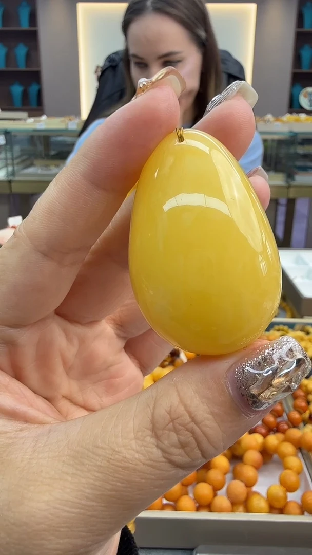 琥珀颈饰未镶嵌163秒拍号 假一罚三