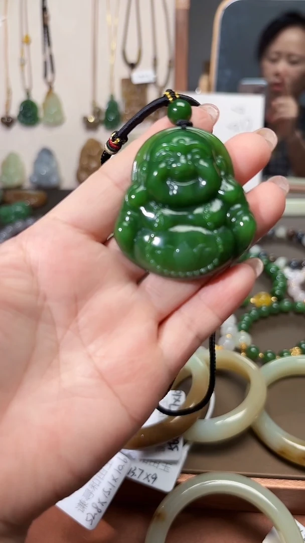 颈饰未镶嵌和田玉（碧玉）1