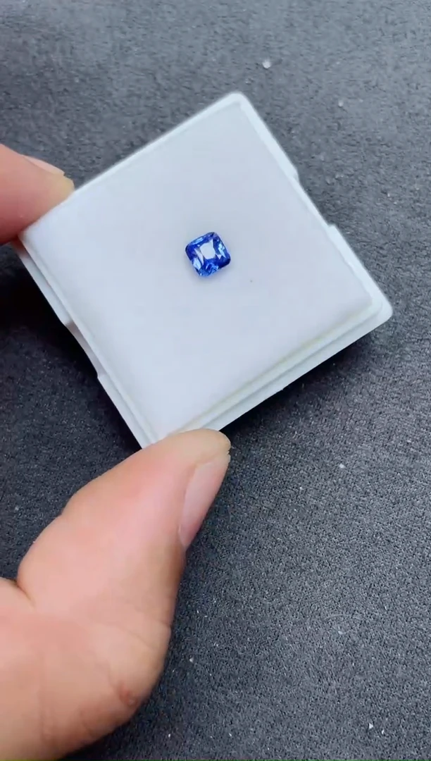 裸石蓝宝石矢车菊1.05ct