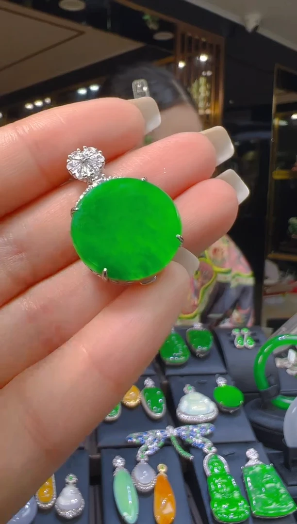 吊坠(赠链)银S925镶嵌翡翠024（多样性发其一）