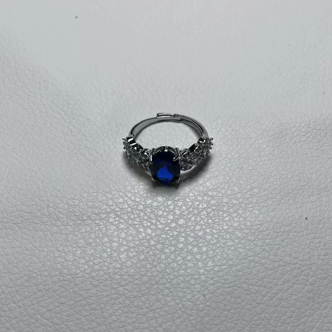 典藏精致蓝宝石精工镶嵌培育合金戒指578