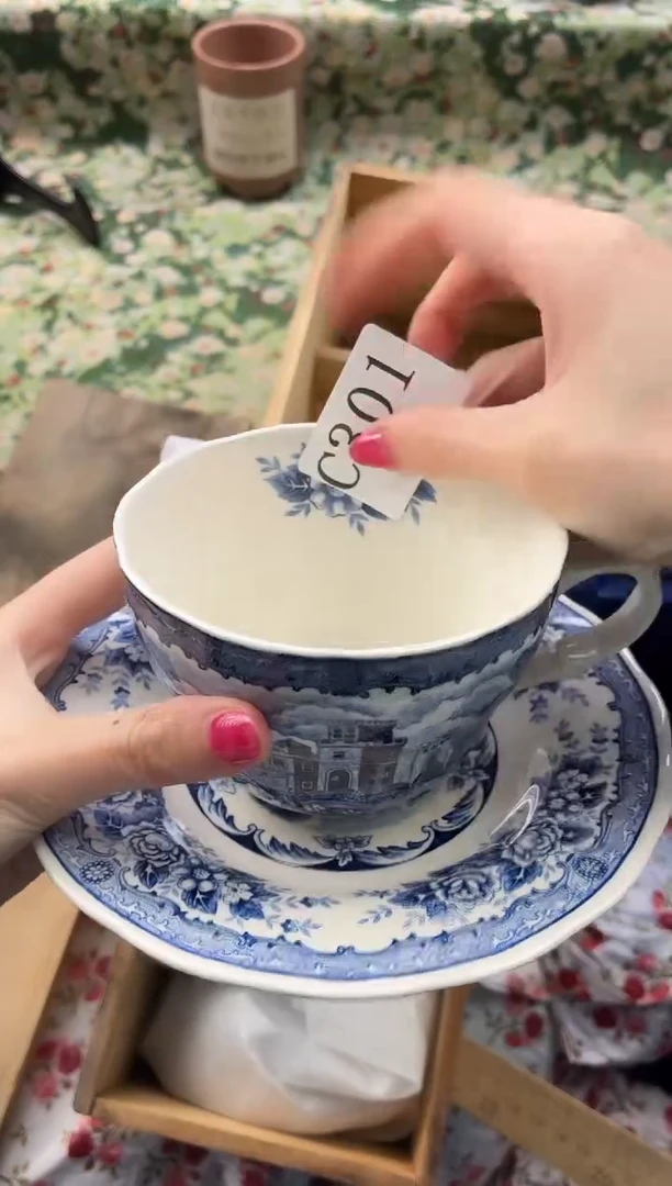 瓷片芳       C301