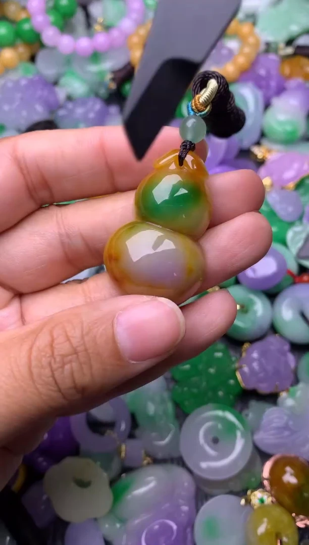 颈饰未镶嵌翡翠缅甸翡翠吊坠