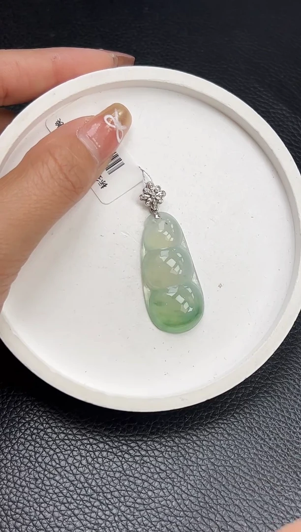 【闪购商品】翡翠颈饰18K金镶嵌YM391-27 豆子