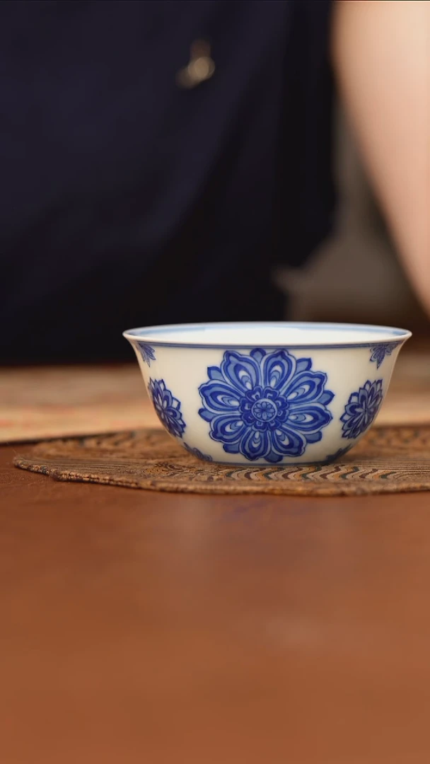 杯看山柴窑青花图案