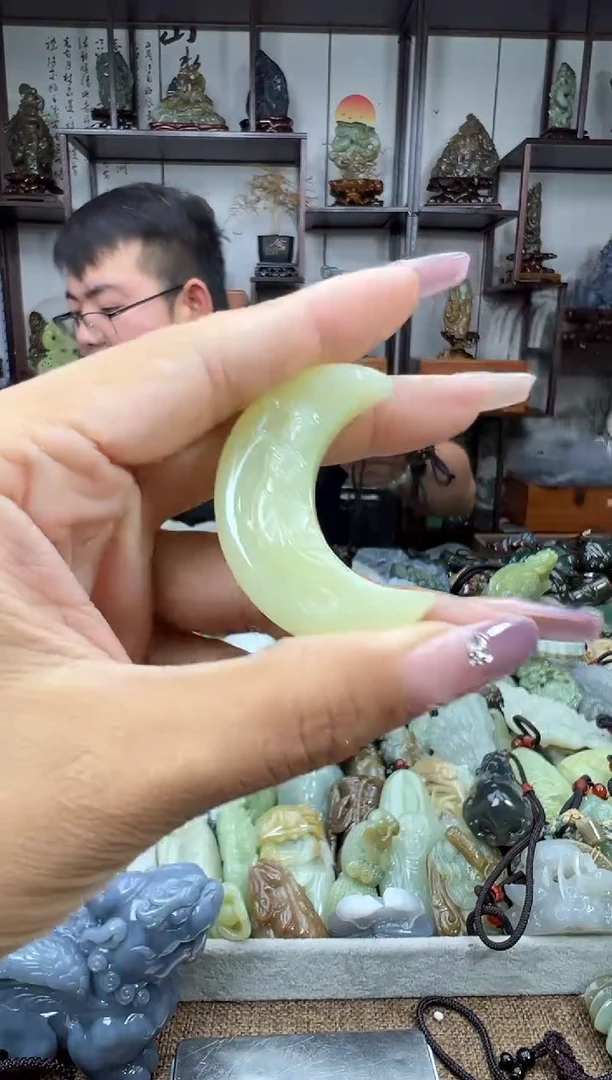 未镶嵌和田玉把件1