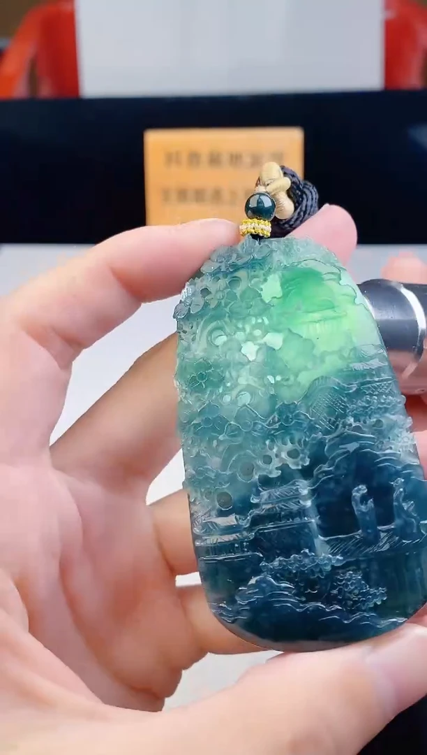 颈饰未镶嵌翡翠