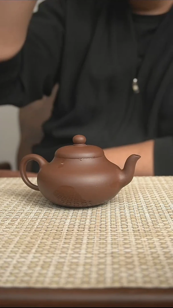茶壶紫砂宜兴紫砂壶精工半手紫泥埃梨180cc