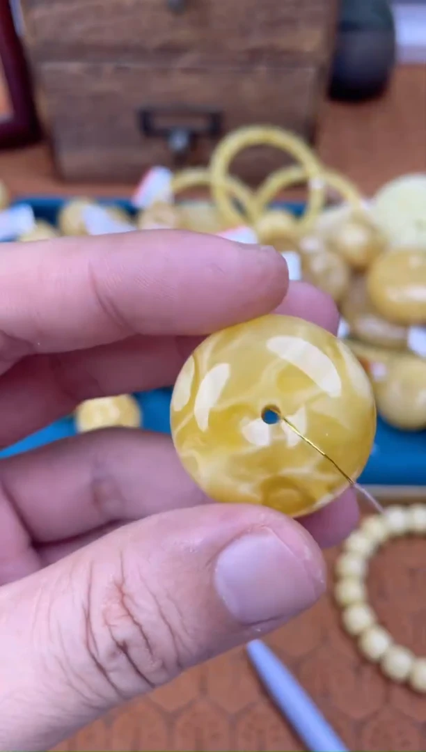 【闪购商品】琥珀裸石未镶嵌  DZWY8164多样性发其中一件