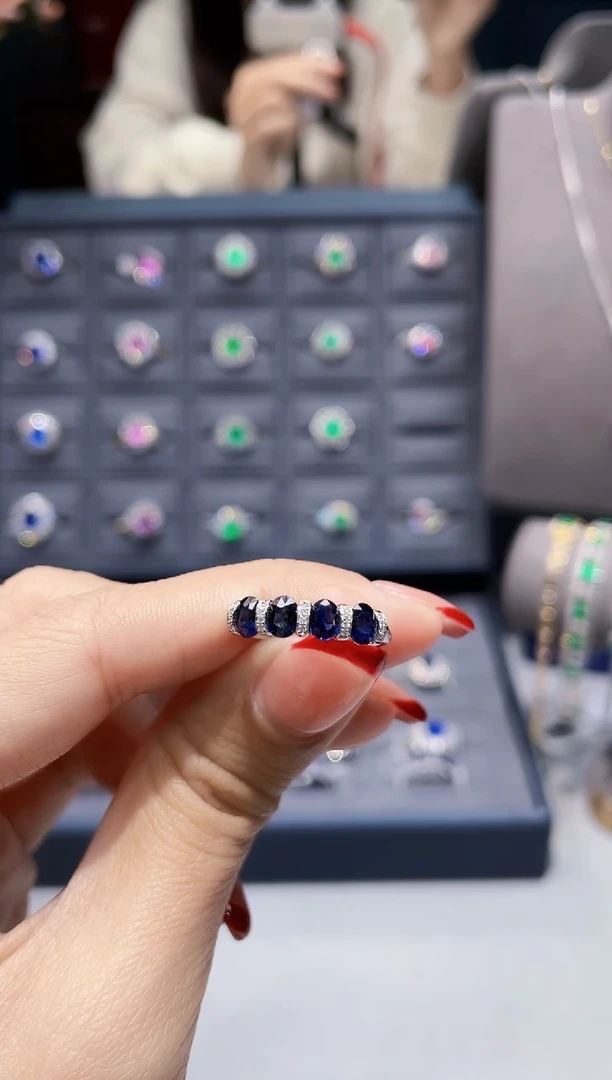 【闪购商品】蓝宝石戒指18K金镶嵌1.50克拉