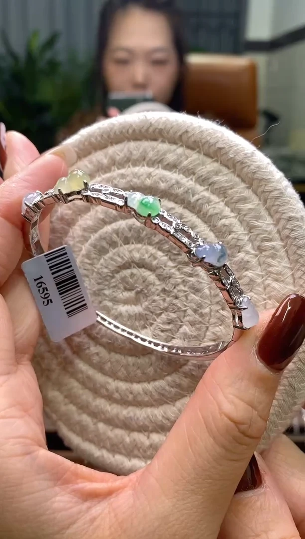 颈饰银S925镶嵌翡翠小*珠净货16595