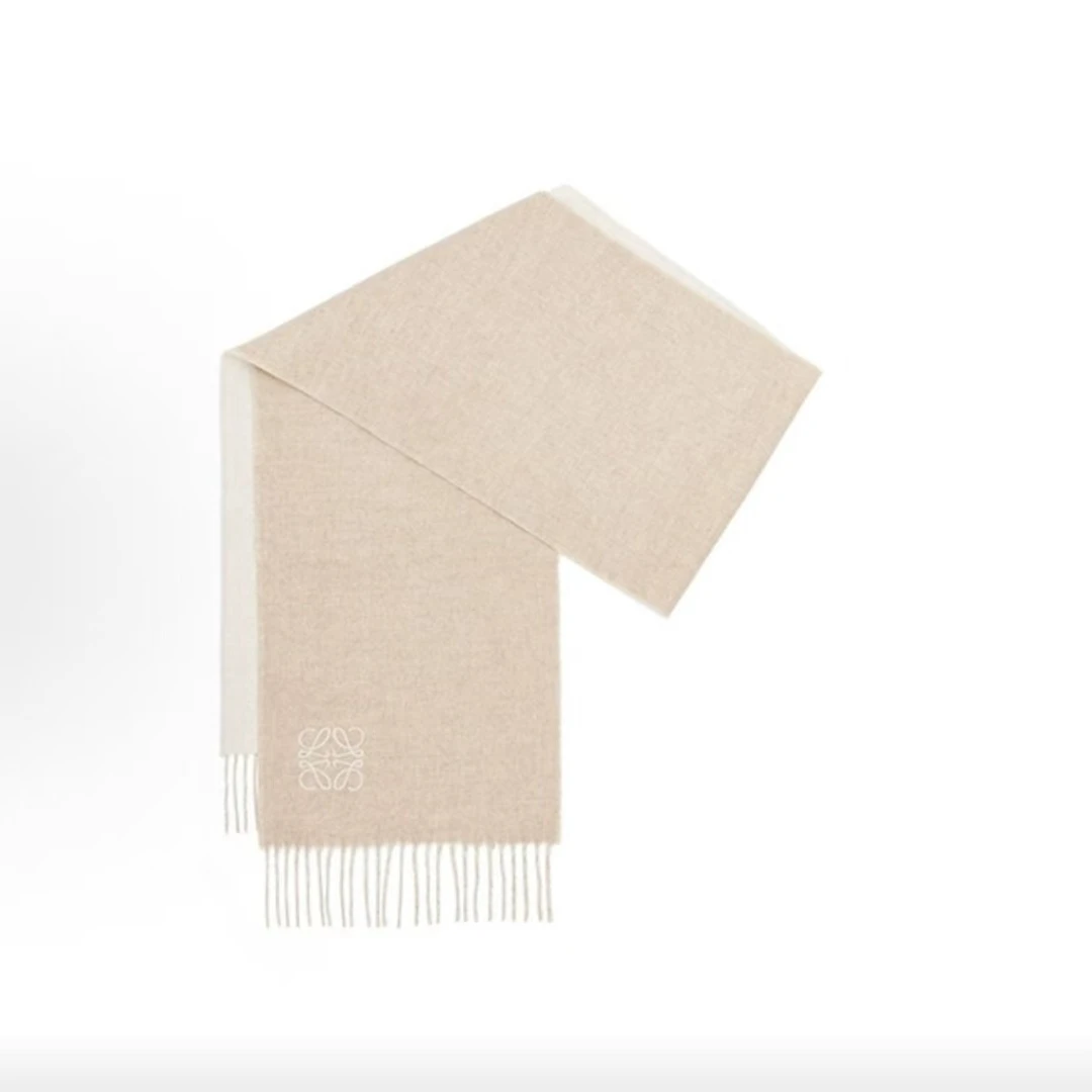 99新 LOEWE/罗意威 奶茶色双面流苏围巾