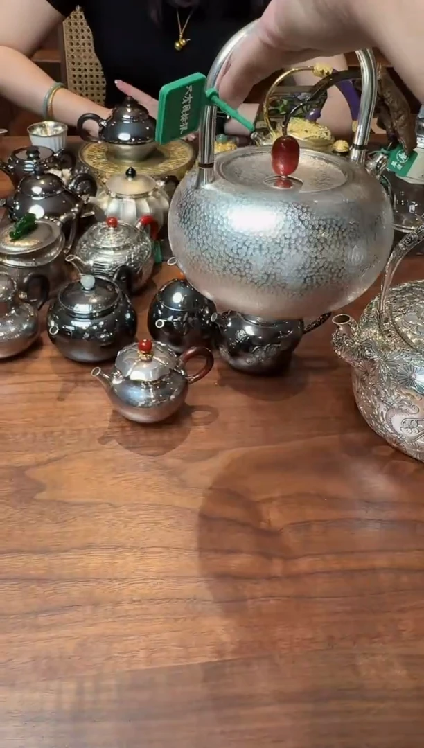 '呆坐 整敲锤纹圆满提梁壶（预售）