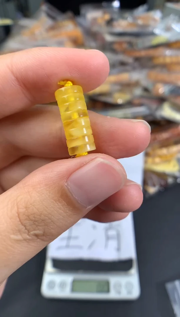 蜜蜡未镶嵌珠宝奇石1