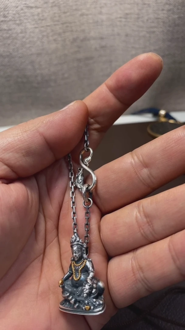 【闪购商品】诺拉（多样性发货，发其一）