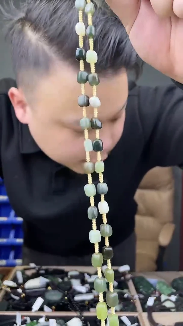 颈饰未镶嵌和田玉1拍一发一，多样性发货！